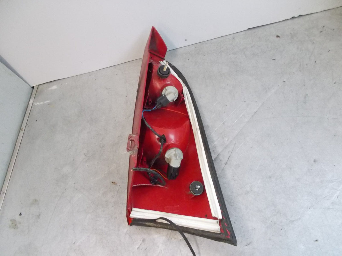 2004  FORD FOCUS MK1 HATCHBACK OSR DRIVER REAR TAIL LIGHT LAMP 1M5113404AB
