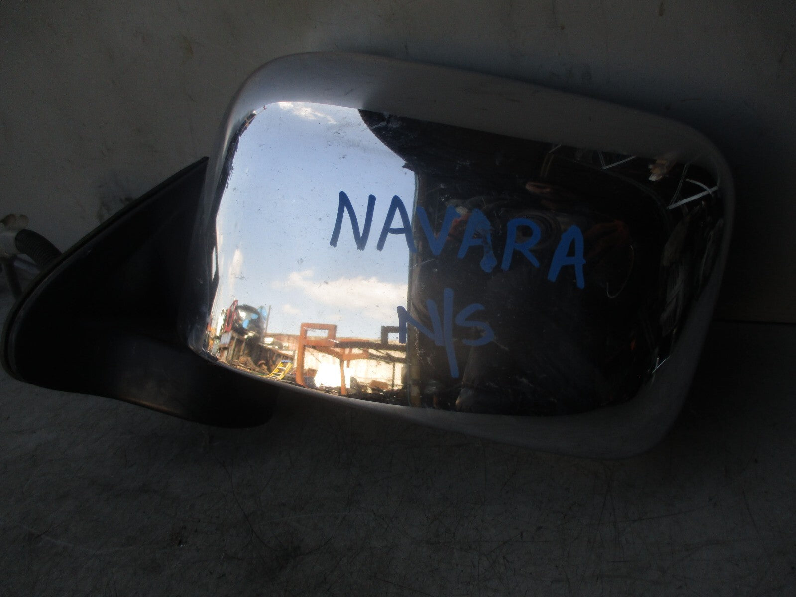 2002 NISSAN NAVARA D22 NSF PASSENGER SIDE FRONT DOOR WING MIRROR SILVER CHROME