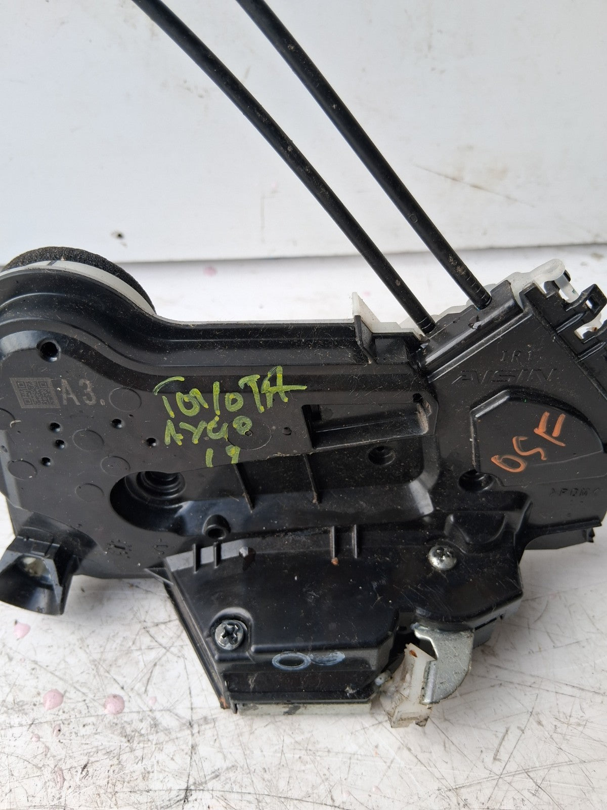 2019 TOYOTA AYGO MK2 2019 OSF DRIVER SIDE FRONT DOOR LOCK MECHANISM
