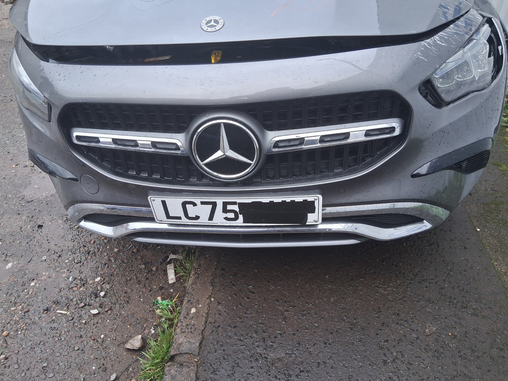 2025 MERCEDES BENZ GLA 180 H247 FACELIFT FRONT BUMPER GRILL WITH BADGE GRILLE