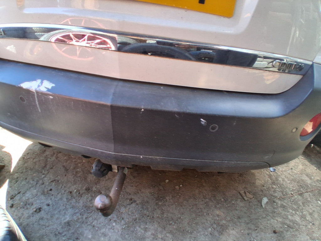 2015 VAUXHALL ANTARA MK1 REAR COMPLETE BUMPER WHITE PDC SENSOR