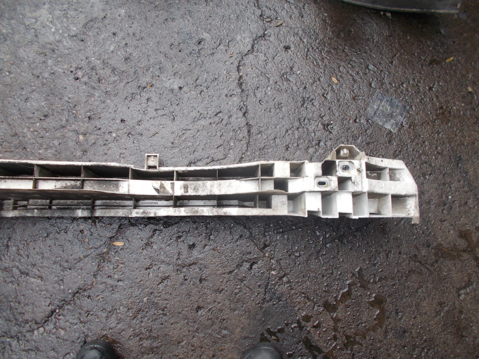 RENAULT CLIO (MK3) REAR BUMPER REINFORCER 8200467197