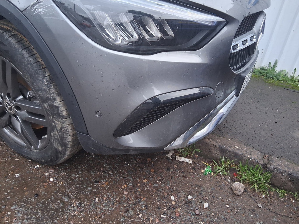 2025 MERCEDES BENZ GLA 180 H247 FACELIFT FRONT BUMPER WITH BADGE GRILLE GREY 787