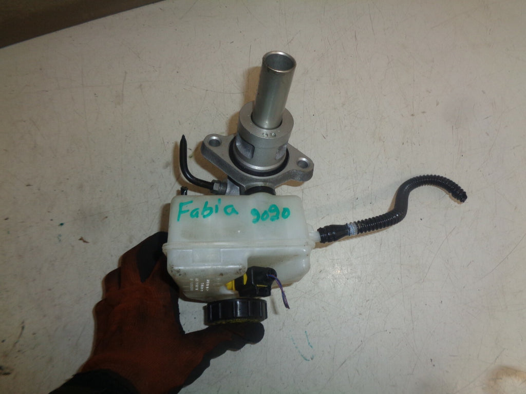 SKODA FABIA 2020 MK3 NJ 1.0 PETROL BRAKE MASTER CYLINDER 6R2611301