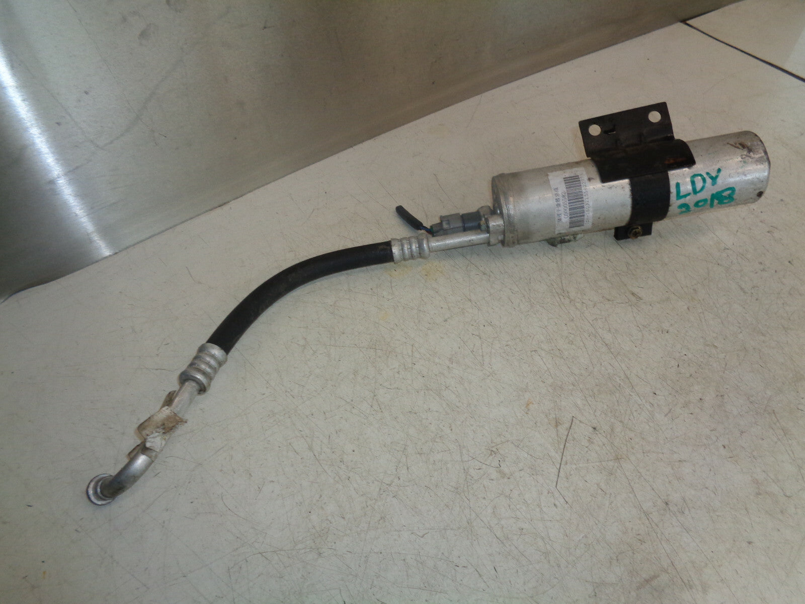 SAIC LDV MAXUS V80 2018 AIR CON DRYER BOTTLE C00005582