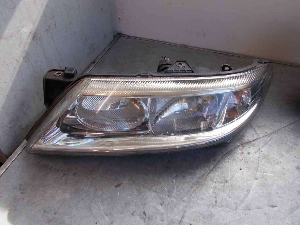 RENAULT LAGUNA 2001 MK2 NS PASSENGER SIDE HEADLIGHT 89004689 8200002846