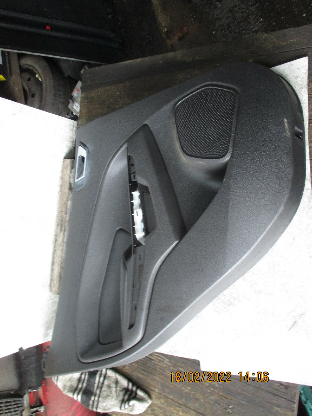FORD ECOSPORT 2016 NSR PASSENGER SIDE REAR PLASTIC DOOR CARD PANEL