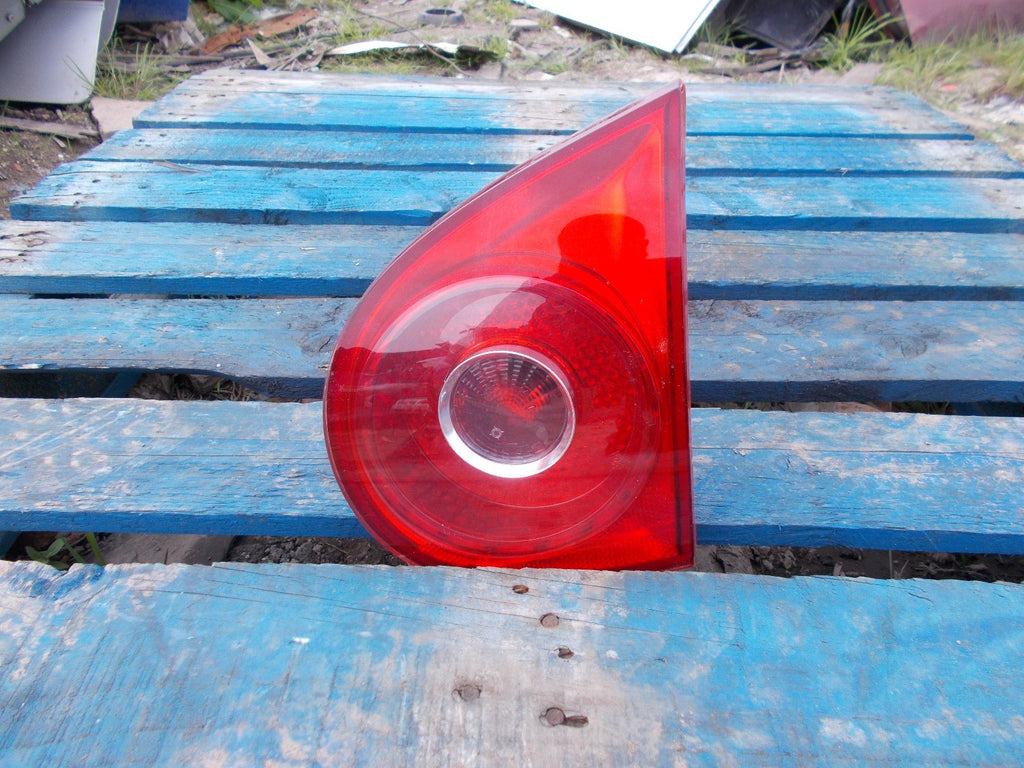 VOLKSWAGEN GOLF MK5 03-09 OS DRIVER SIDE REAR TAILGATE LIGHT 1K6945094F