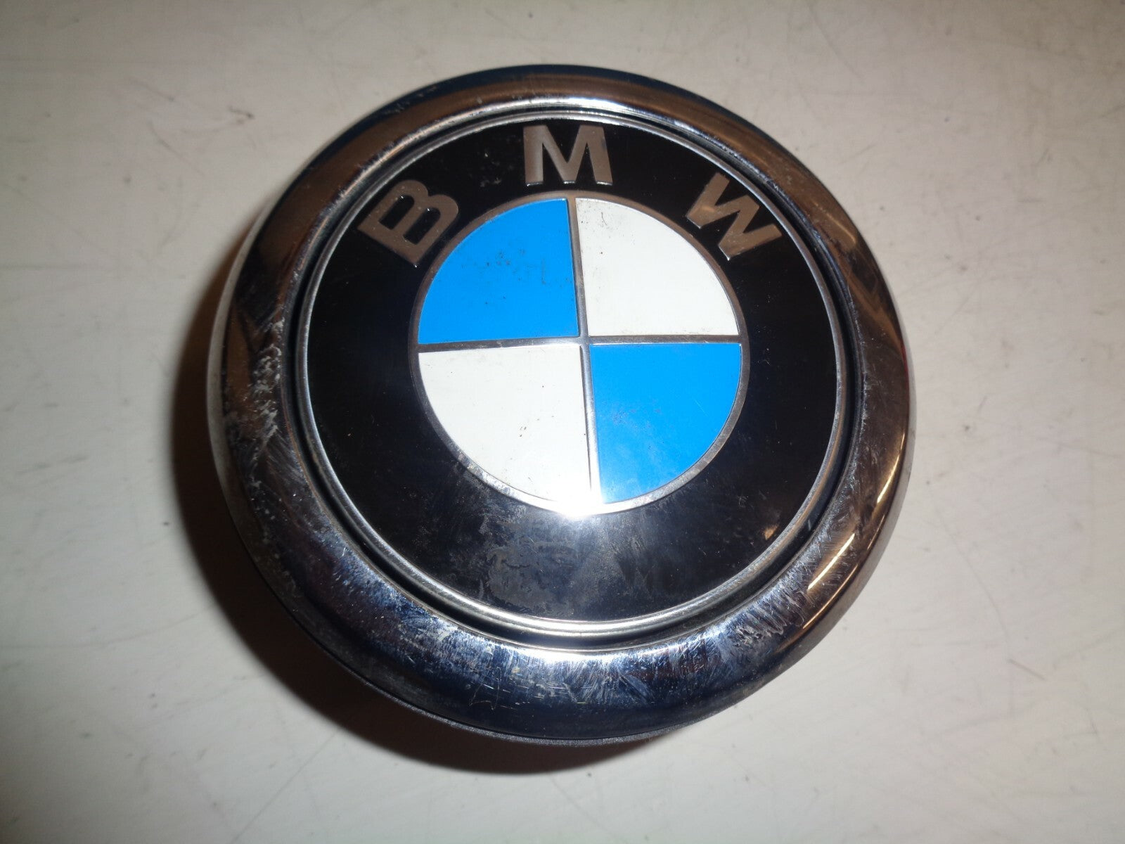 BMW 1 SERIES 2016 F20 F21 REAR TAILGATE RELEASE HANDLE WITH BADGE 7248535