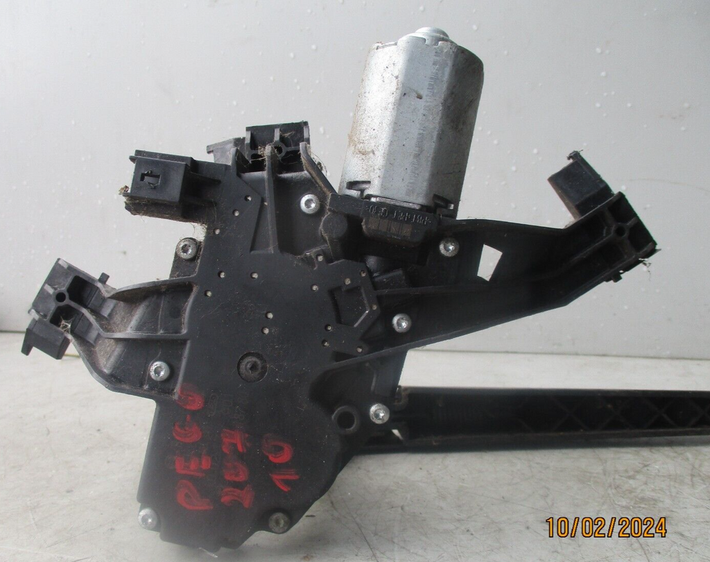 2010 PEUGEOT 207 REAR WINDSCREEN WIPER MOTOR WITH WIPER ARM 0390201813