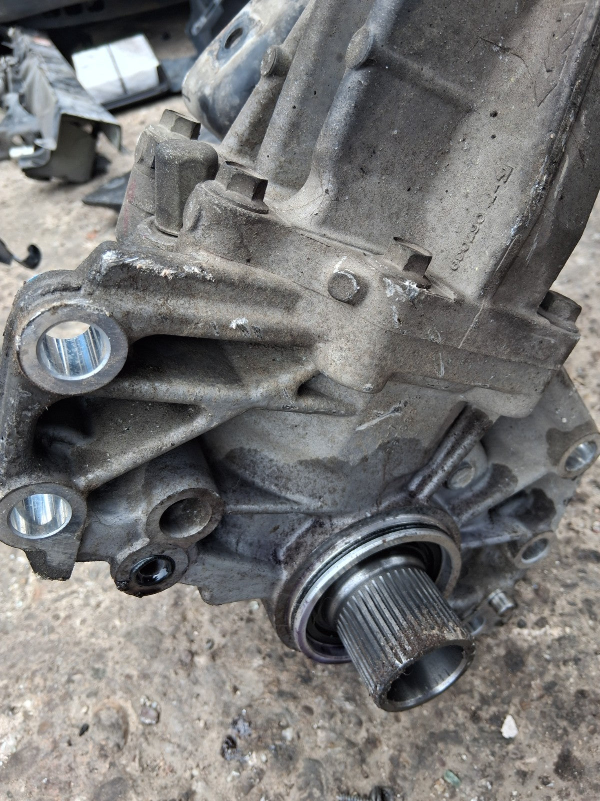 2018 MITSUBISHI OUTLANDER MK3 2.3 DIESEL AUTO FRONT DIFF DIFFERENTIAL 067038