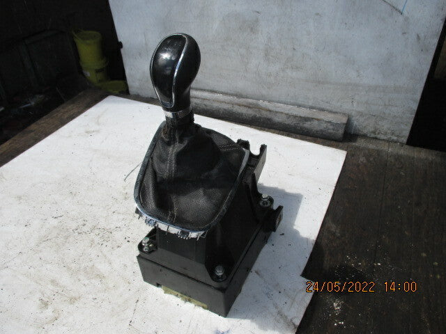 2012 VAUXHALL ASTRA J MK6 6 SPEED GEARSTICK GEARSHIFTER