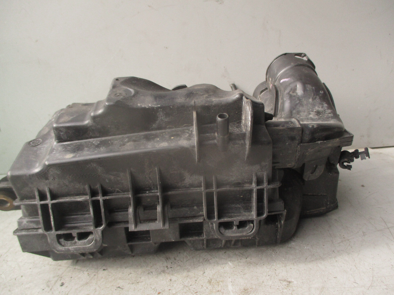2021 VAUXHALL VIVARO MK3 1.5 DIESEL AIR FILTER HOUSING BOX 9828002080