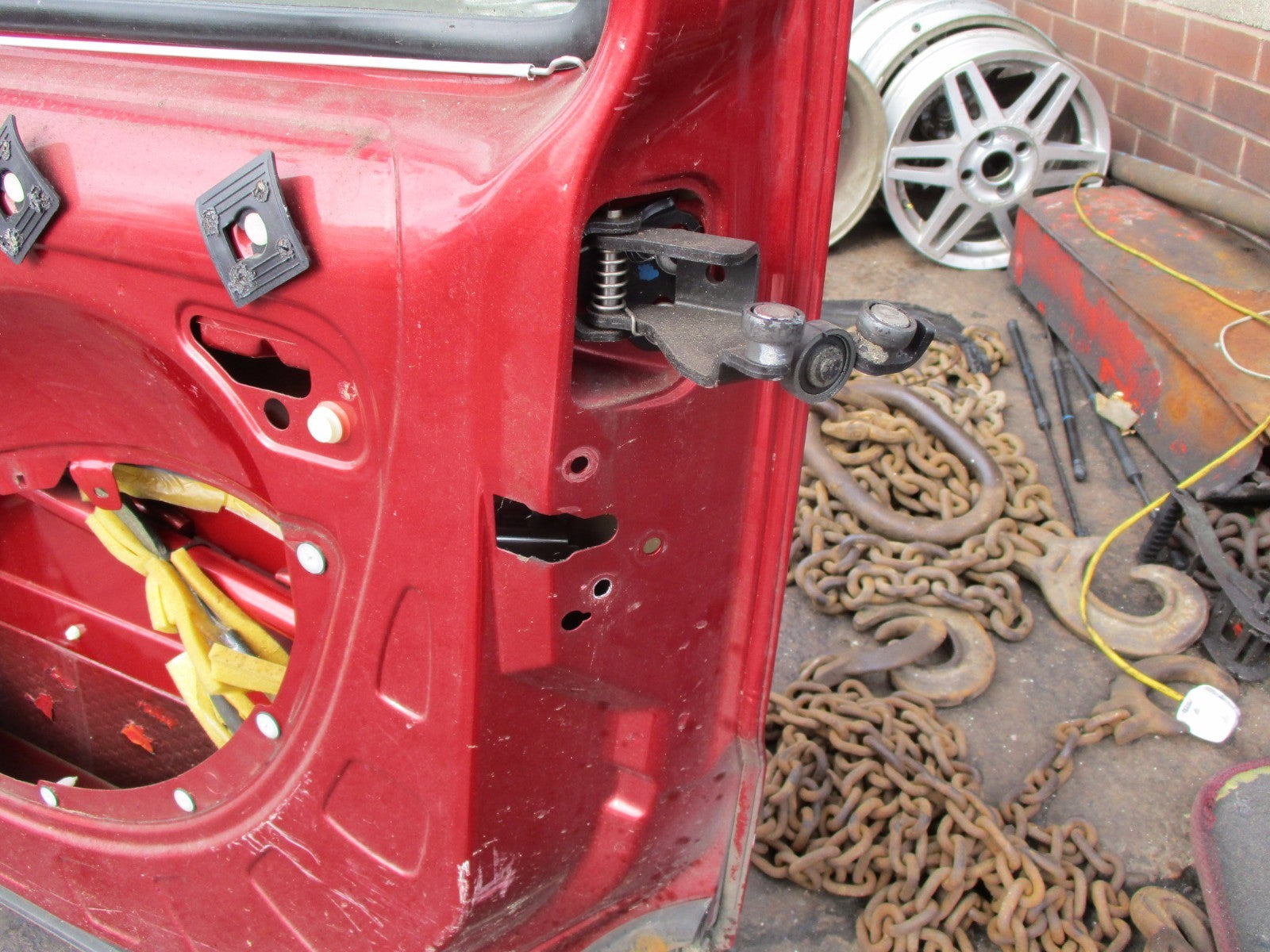 FIAT DOBLO MPV 2004 OS DRIVER SIDE SLIDING DOOR GLASS BURGUNDY RED