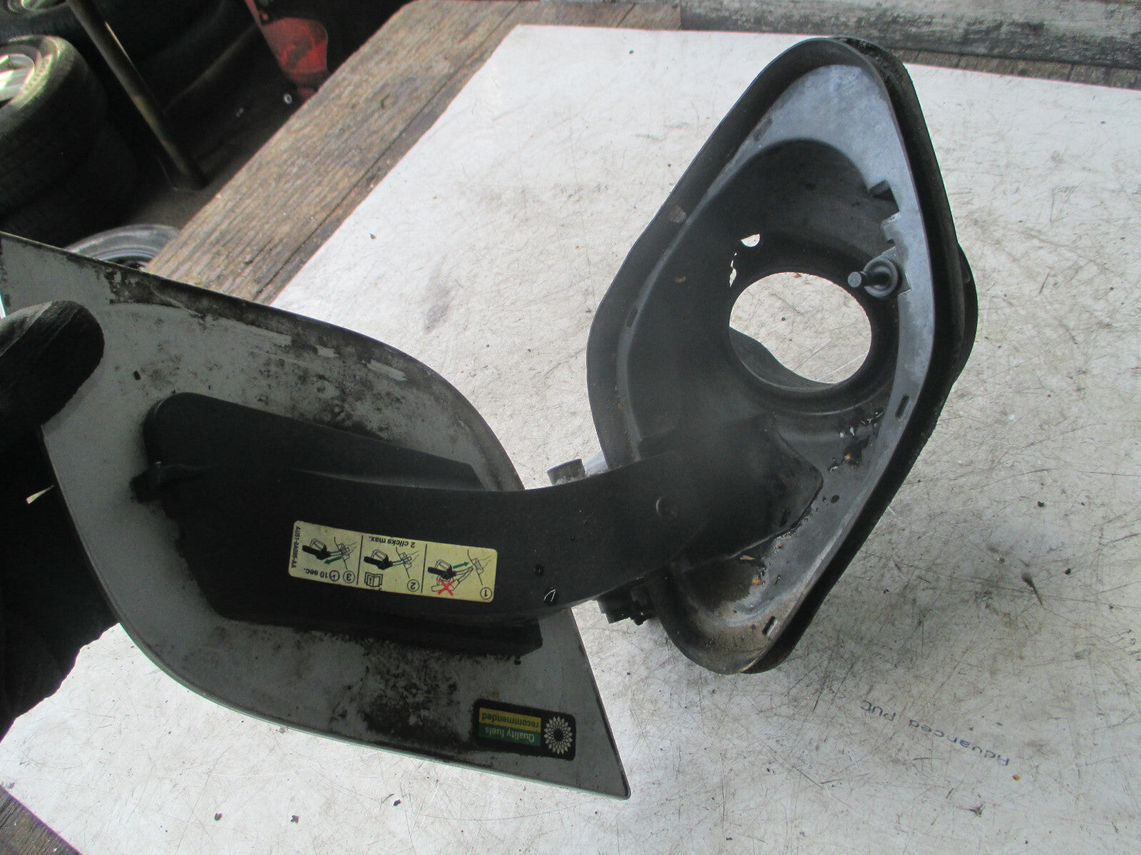 FORD FOCUS MK3 2012 FUEL FILLER FLAP BM51A27936