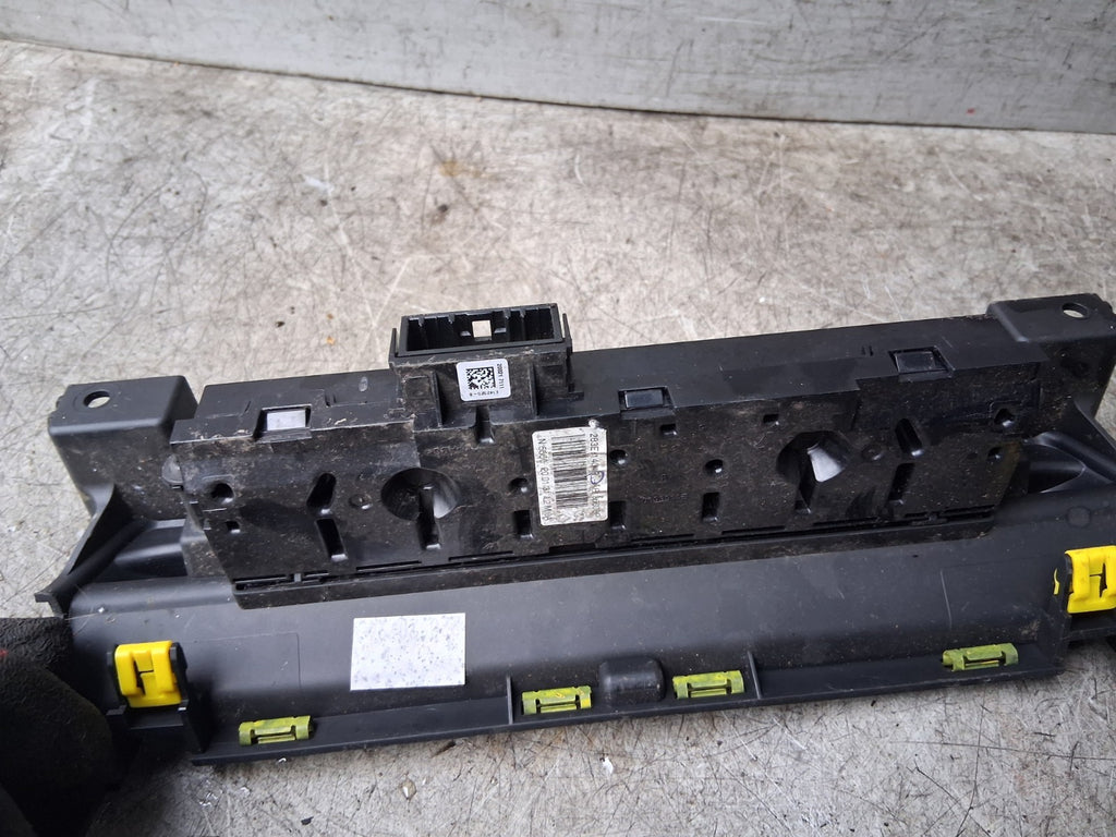 2020 RENAULT MASTER MK3 RADIO CD PLAYER HAZARD BUTTON TRIM COVER 283E81404R
