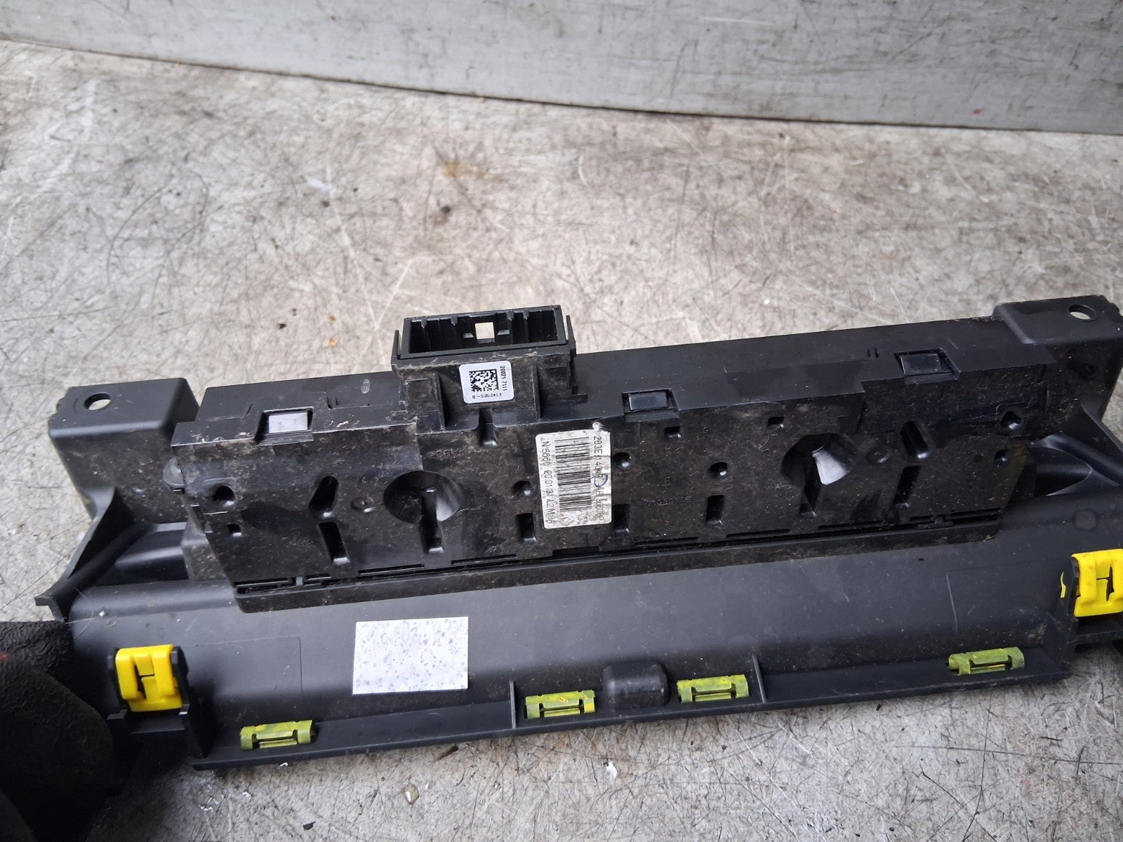 2020 RENAULT MASTER MK3 RADIO CD PLAYER HAZARD BUTTON TRIM COVER 283E81404R