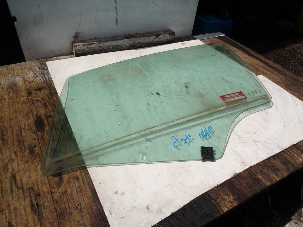 CITROEN C3 MK2 2010 NEAR PASSENGER SIDE FRONT WINDOW GLASS