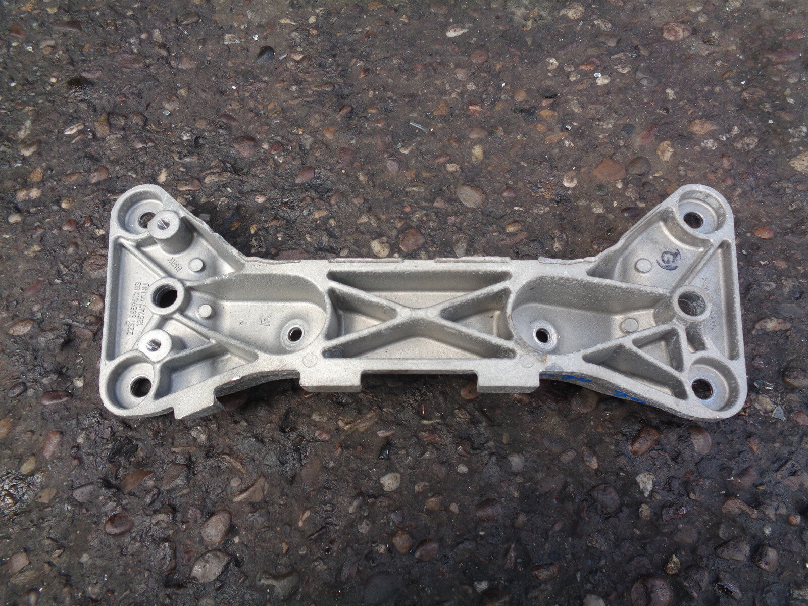 BMW 1 SERIES F20 2019 LCI 2.0 PETROL AUTOMATIC GEARBOX MOUNT BRACKET 9859417