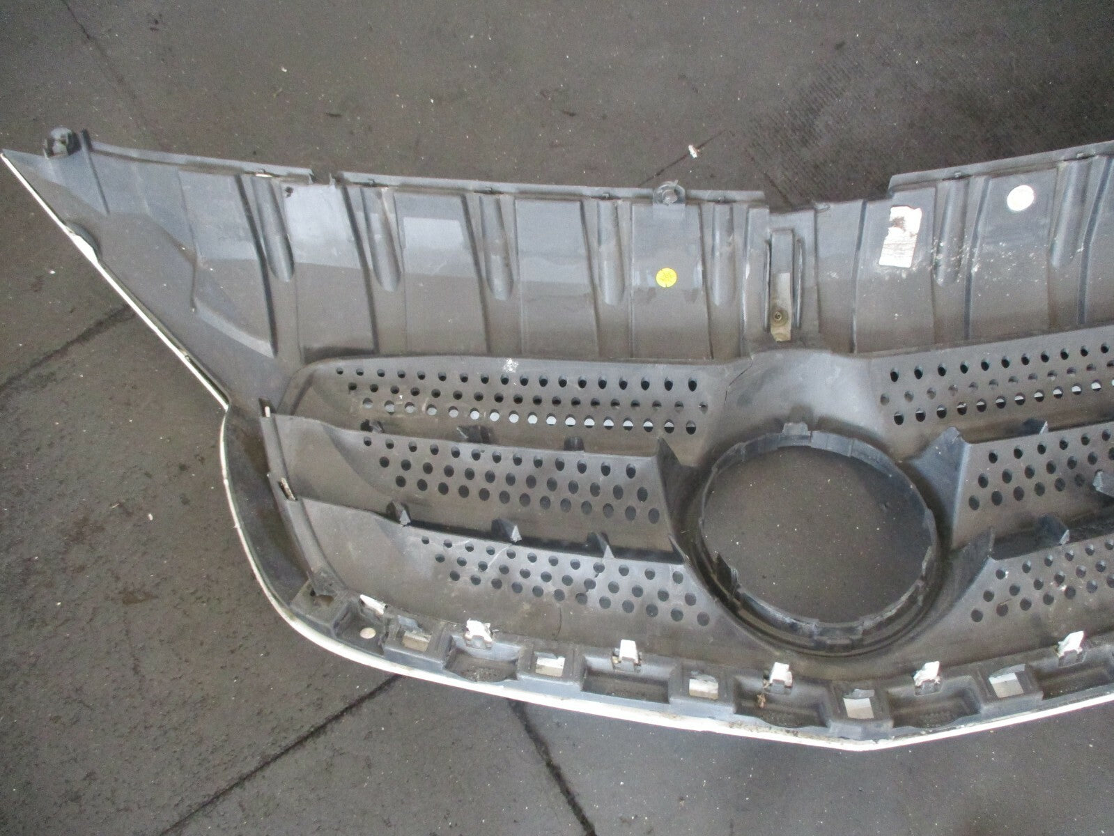 MERCEDES CITAN 2013 FRONT GRILLE WHITE GRILL