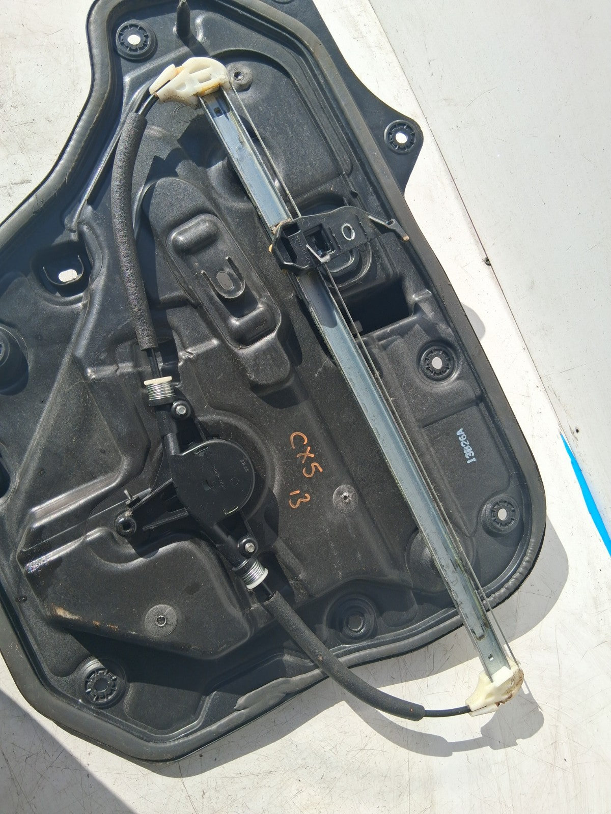 2013 MAZDA CX5 OSR OFF DRIVER RIGHT SIDE REAR DOOR LINER AND REGULATOR KD537297X