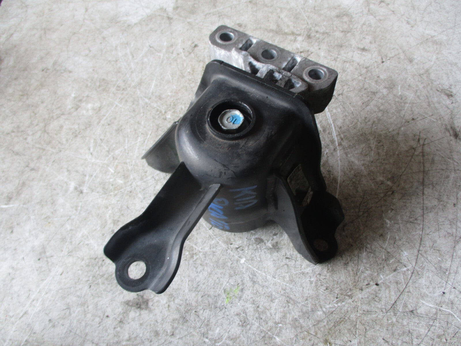 KIA PICANTO MK3 2021 1.0 PETROL OS DRIVER SIDE ENGINE MOUNT