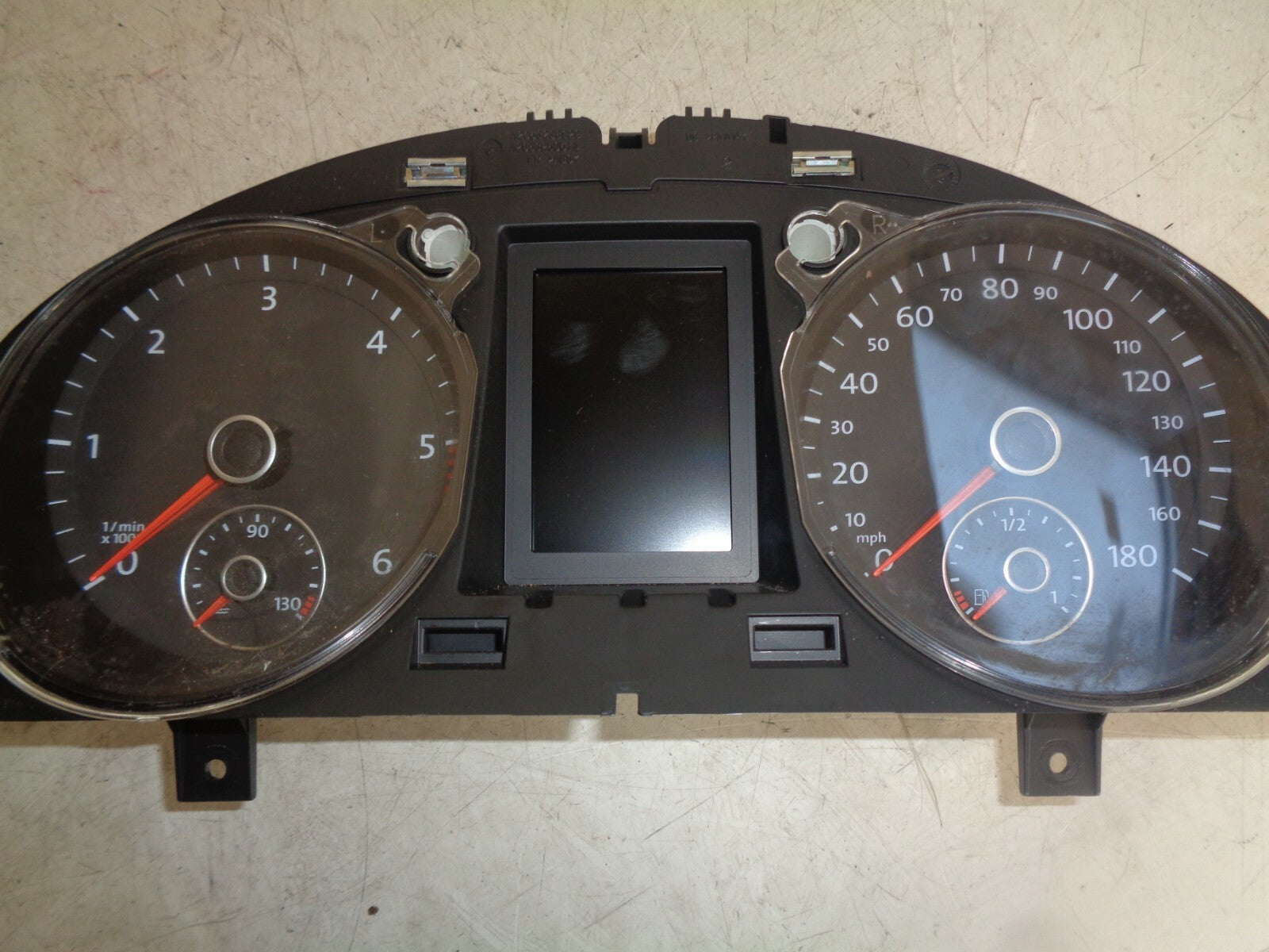 VW VOLKSWAGEN PASSAT CC 2012 2.0 DIESEL ENGINE SPEEDO SPEEDOMETER 3C8920971S