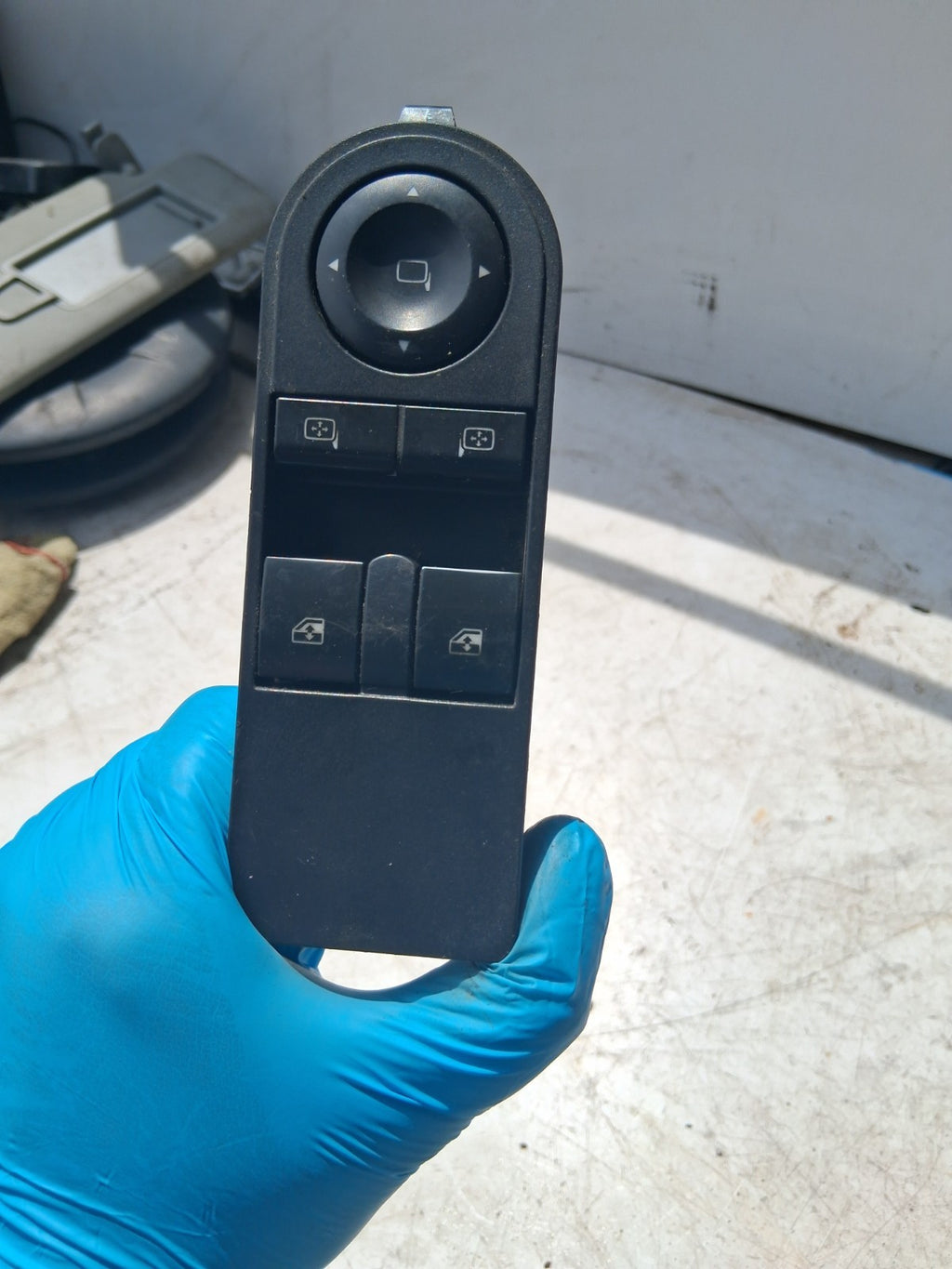 2008 VAUXHALL ZAFIRA B OSF DRIVER SIDE FRONT RIGHT WINDOW SWITCH 13228706