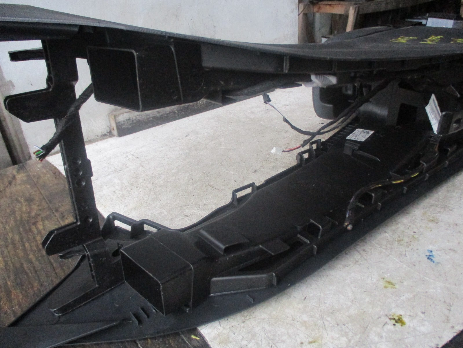 MERCEDES A-CLASS W176 CENTRE CONSOLE ARM REST A1766804201