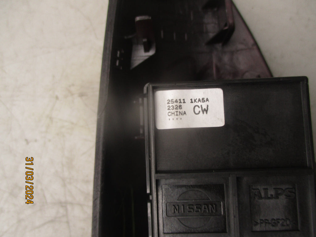 2013 NISSAN JUKE MK1 NSF FRONT PASSENGER LEFT WINDOW CONTROL SWITCH