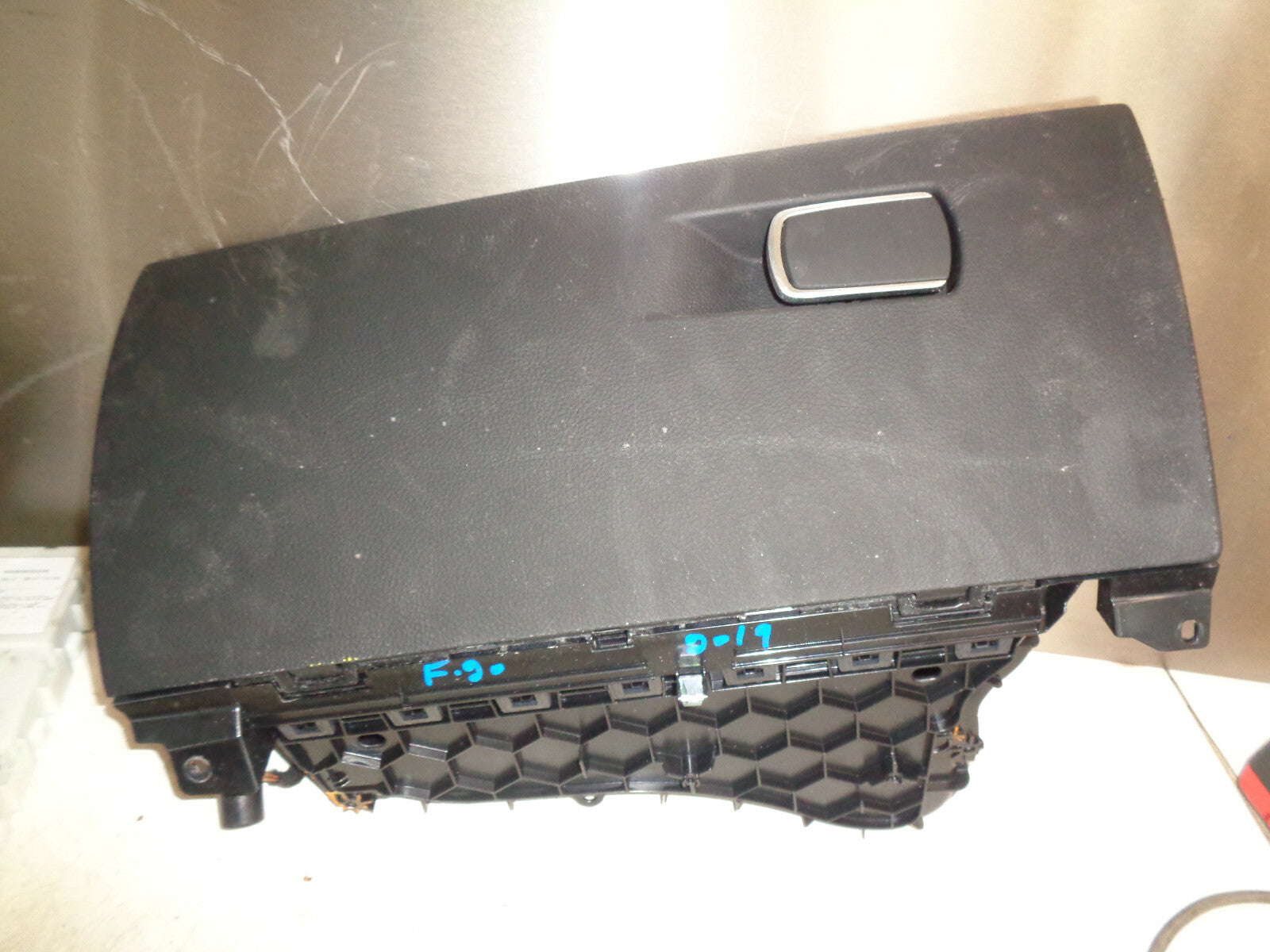 BMW 1 SERIES F20 2019 LCI PASSENGER SIDE GLOVEBOX COMPARTMENT 9395377
