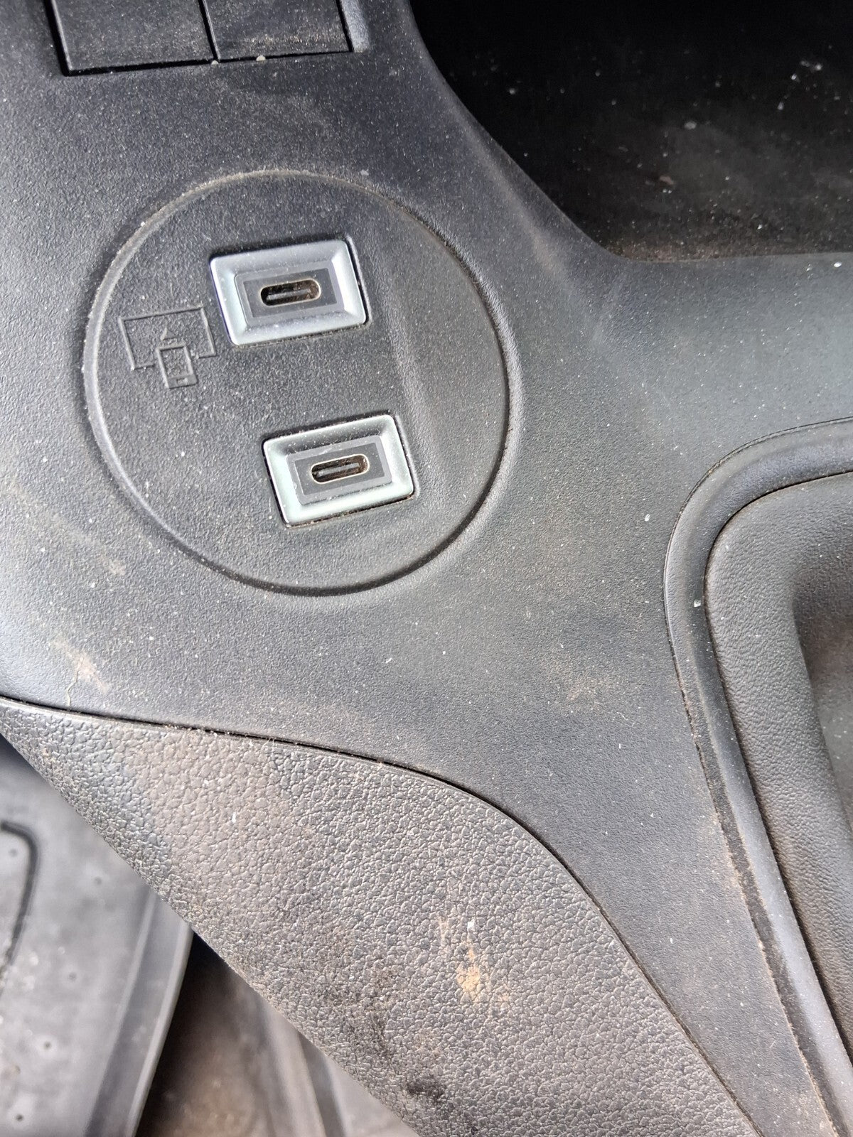 2024 TOYOTA PROACE CITY TYPE C USB CHARGING PORT