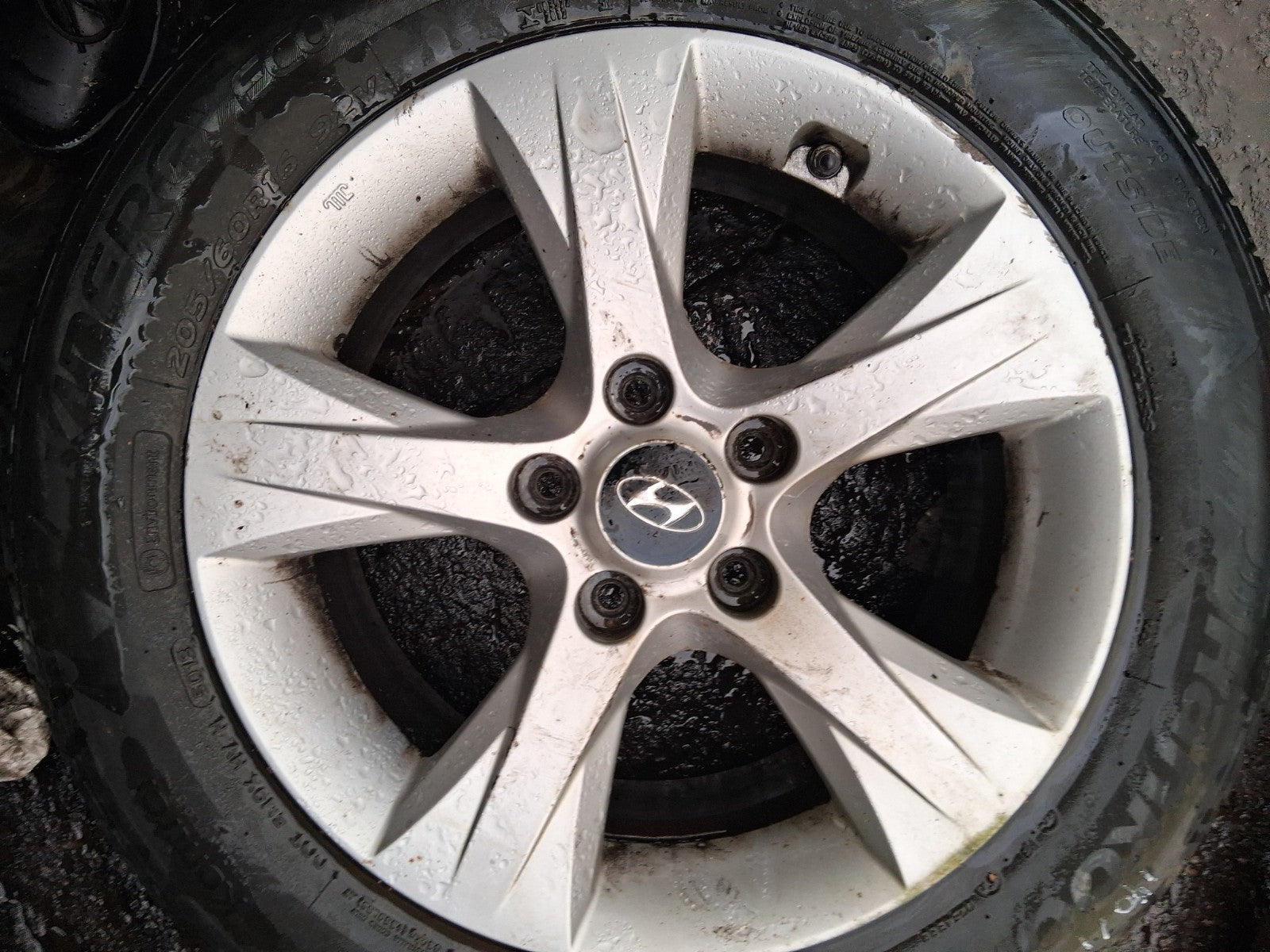 2013 HYUNDAI I40 16 INCH ALLOY WHEEL WITH TYRE 205/60R16