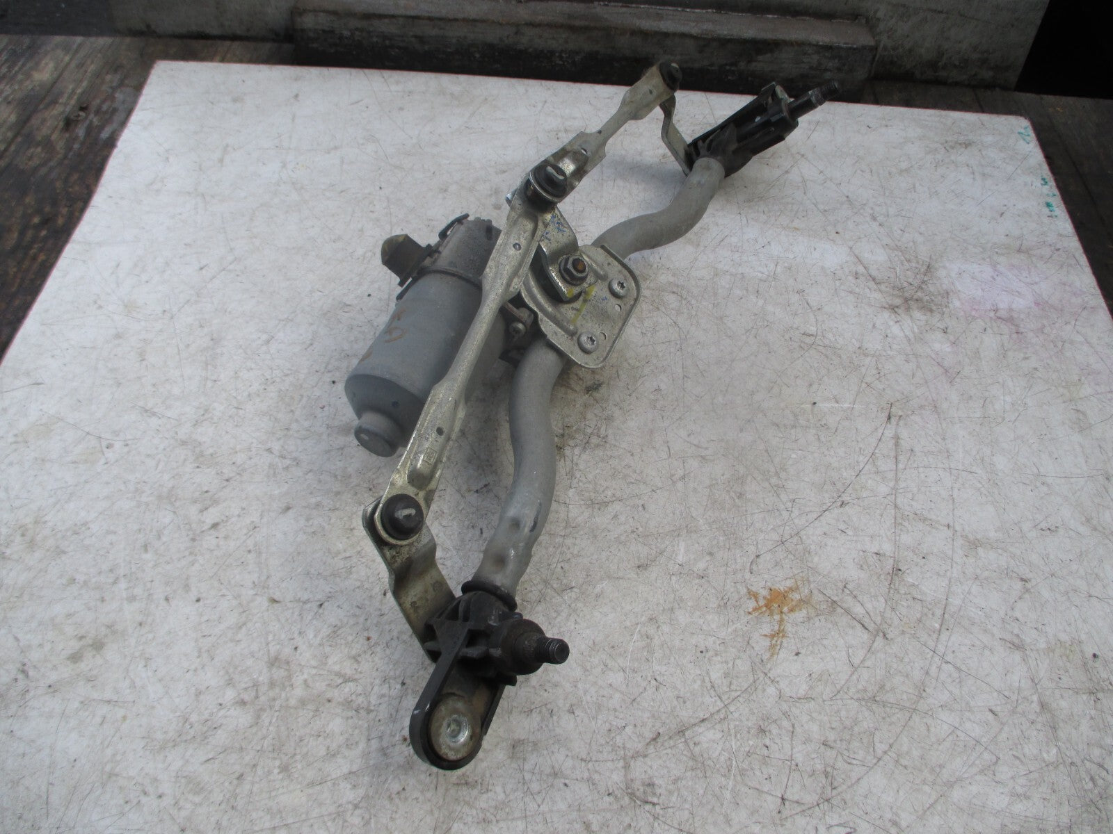 FORD KA + 2018 1.2 PETROL FRONT WINDSCREEN WIPER MOTOR LINKAGE E4B517500BF