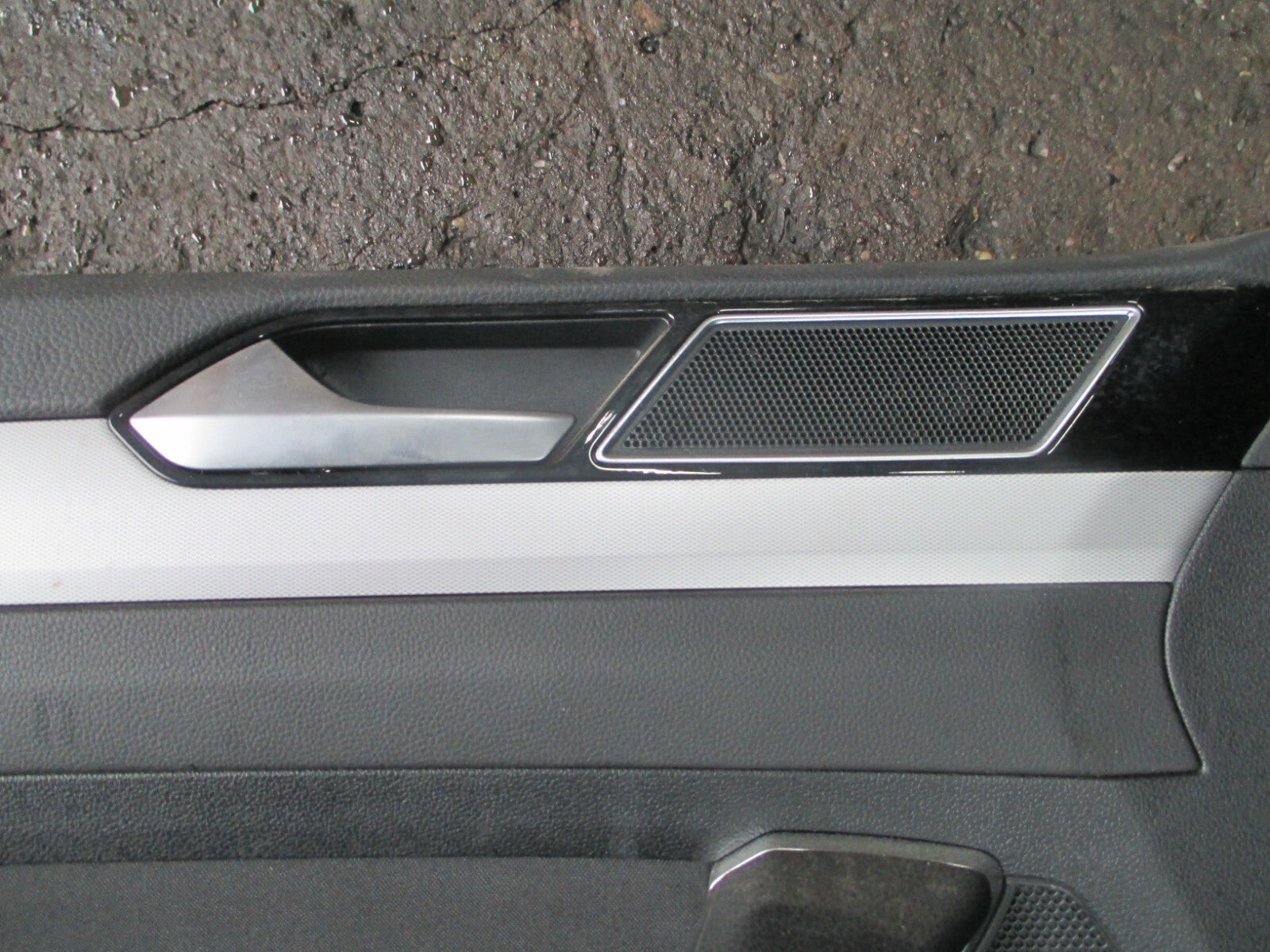 VOLKSWAGEN PASSAT B8 NSF FRONT PASSENGER SIDE DOOR CARD 3G2867011