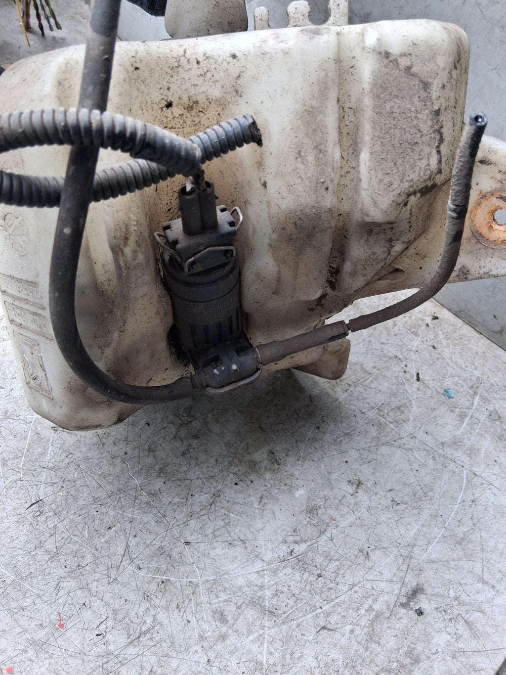 2007 FIAT GRANDE PUNTO FRONT WINDSCREEN WASHER BOTTLE RESERVOIR 55702892