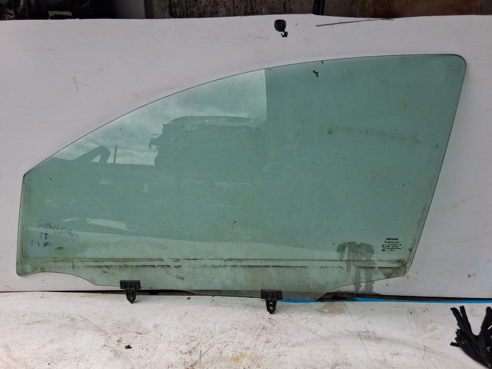 2013 NISSAN QASHQAI J10 NSF FRONT PASSENGER SIDE WINDOW GLASS