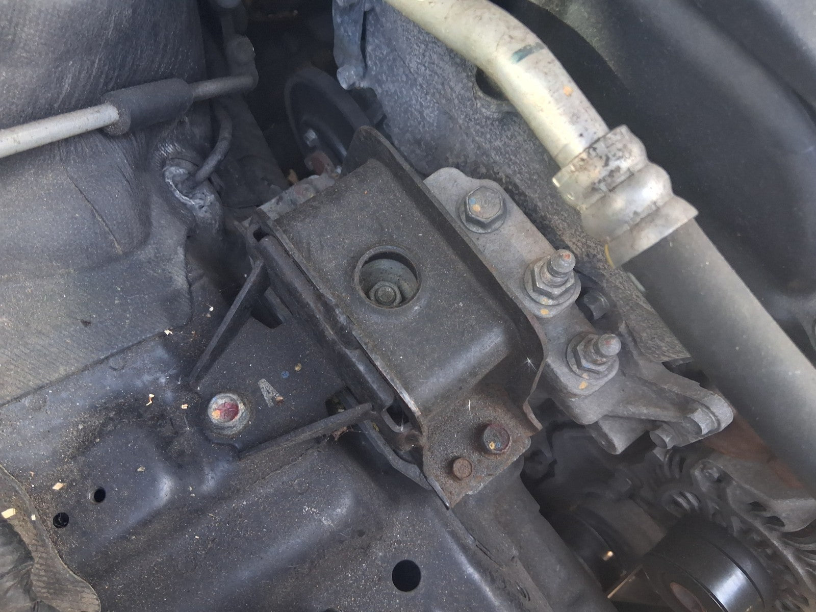 2018 MITSUBISHI OUTLANDER MK3 OSF DRIVER SIDE RIGHT ENGINE MOUNT