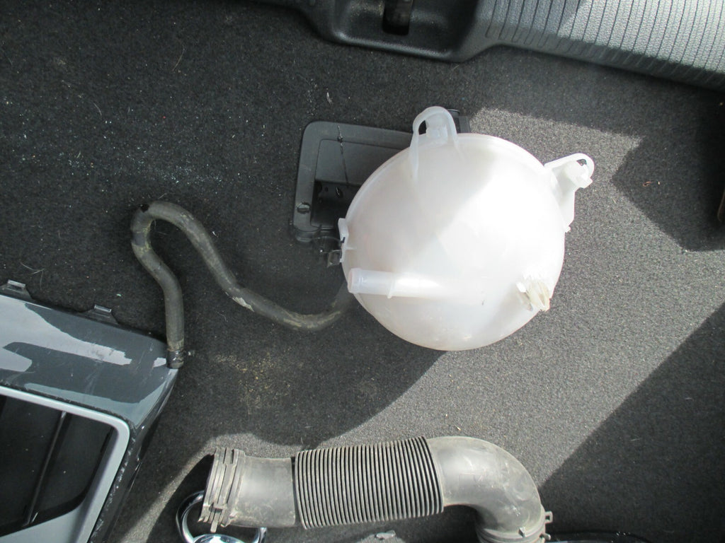 AUDI Q2 MK1 2020 1.0 PETROL TFSI EXPANSION TANK WATER COOLANT BOTTLE 5Q0121407M
