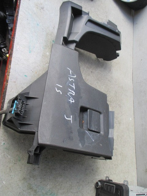 2012 VAUXHALL ASTRA J DRIVER SIDE LOWER DASH TRIM PANEL 1724942