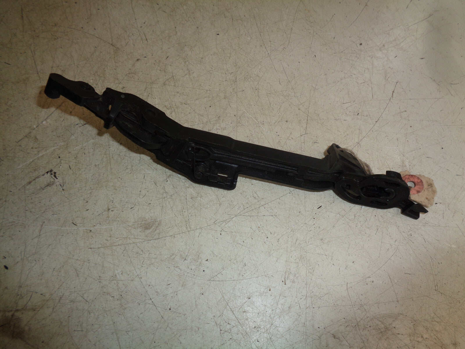 MINI COOPER R56 2009 GLOVE BOX LOCKING RELEASE MECHANISM