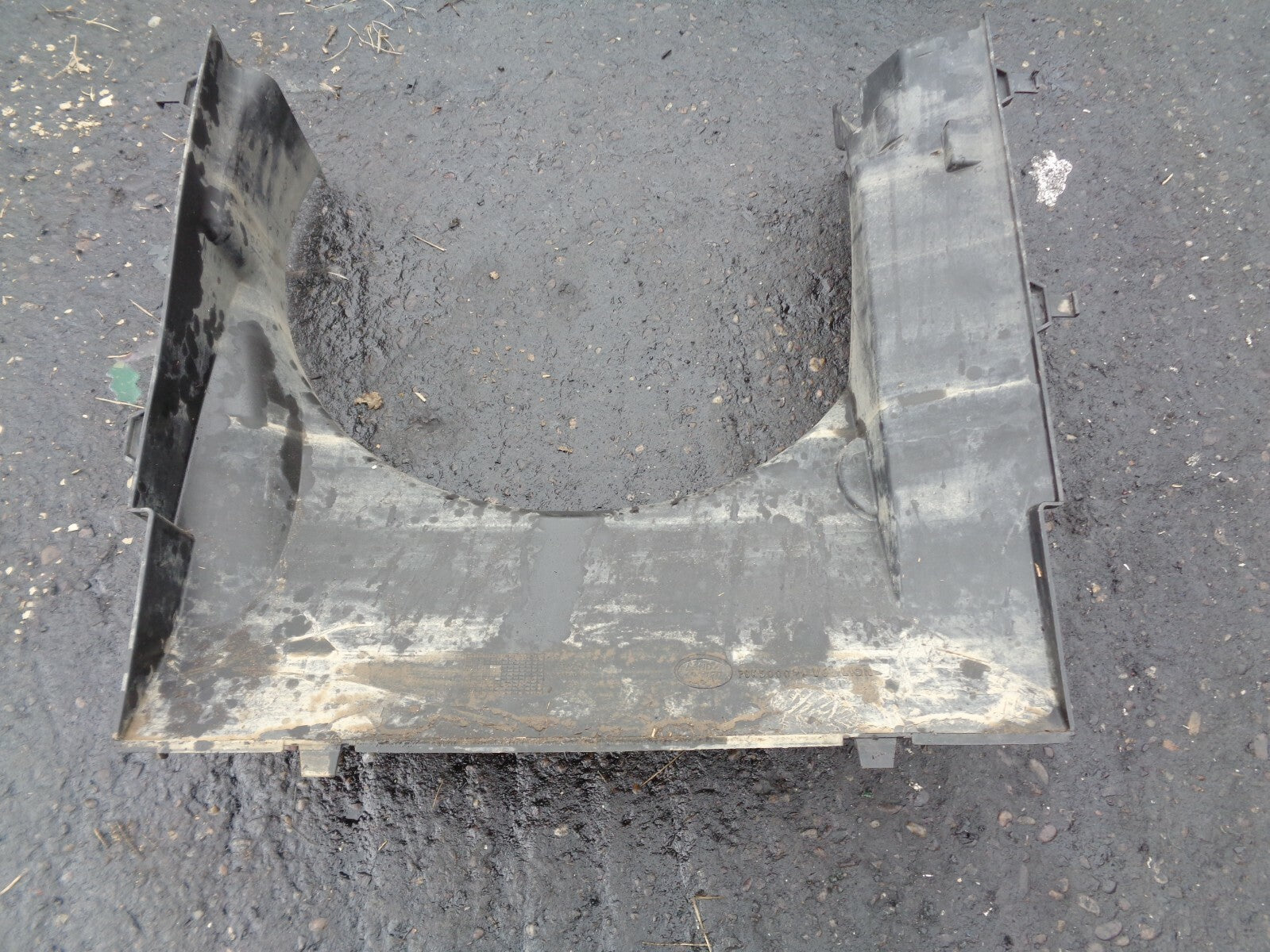 LAND ROVER DISCOVERY 2005 3 L319 2.7 LOWER RADIATOR FAN SURROUND PGK500095V6