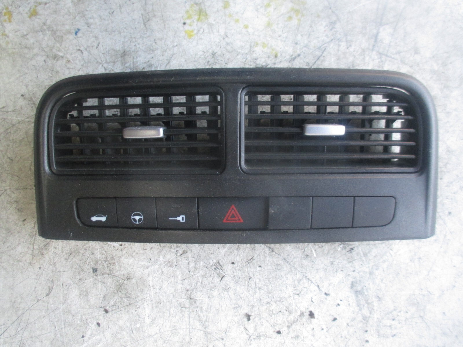 2008 FIAT GRANDE PUNTO AIR VENTS AND HAZARD SWITCH
