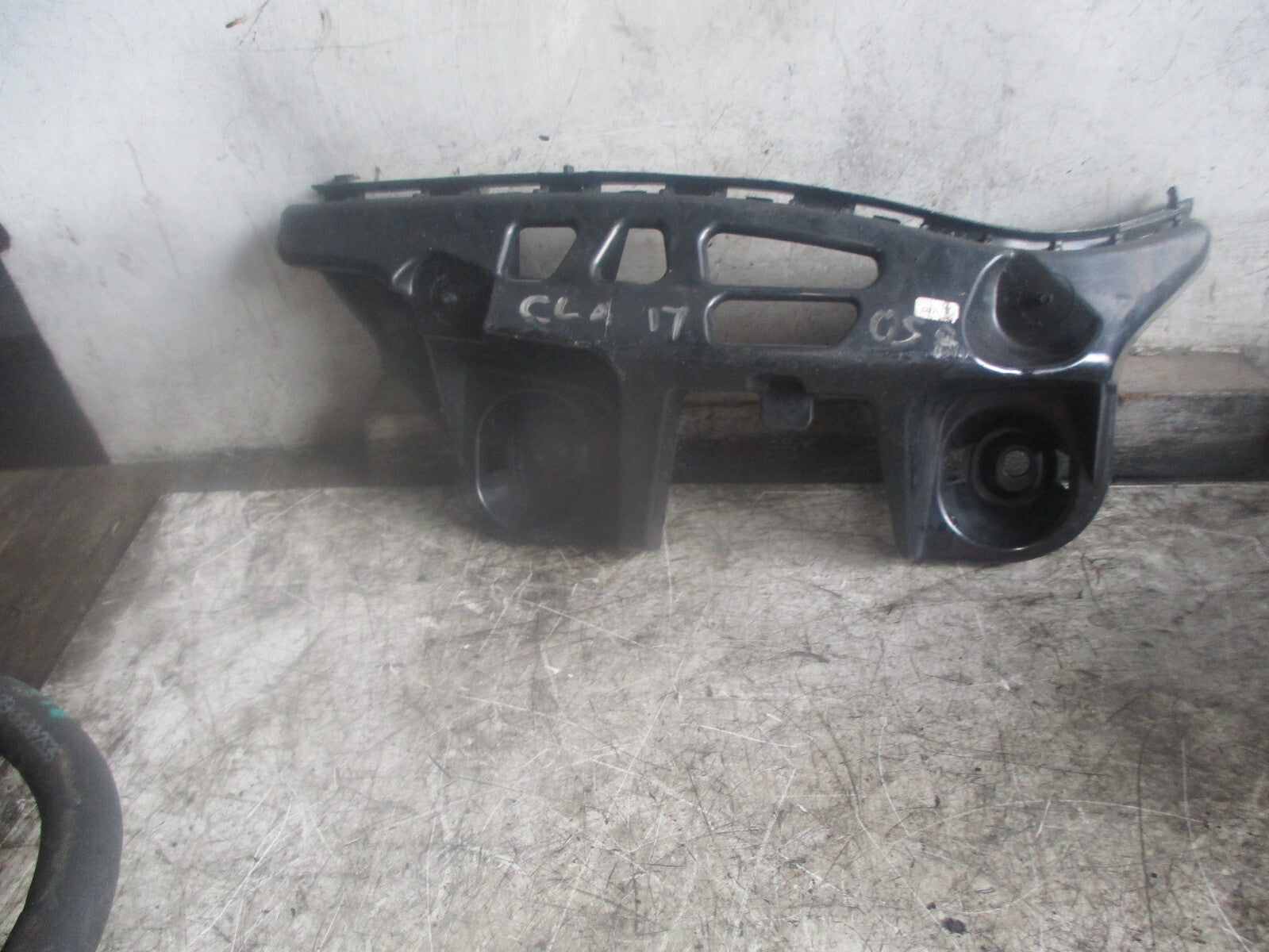 MERCEDES BENZ CLA C117 2017 OSR DRIVER SIDE REAR BUMPER BRACKET A1178850865