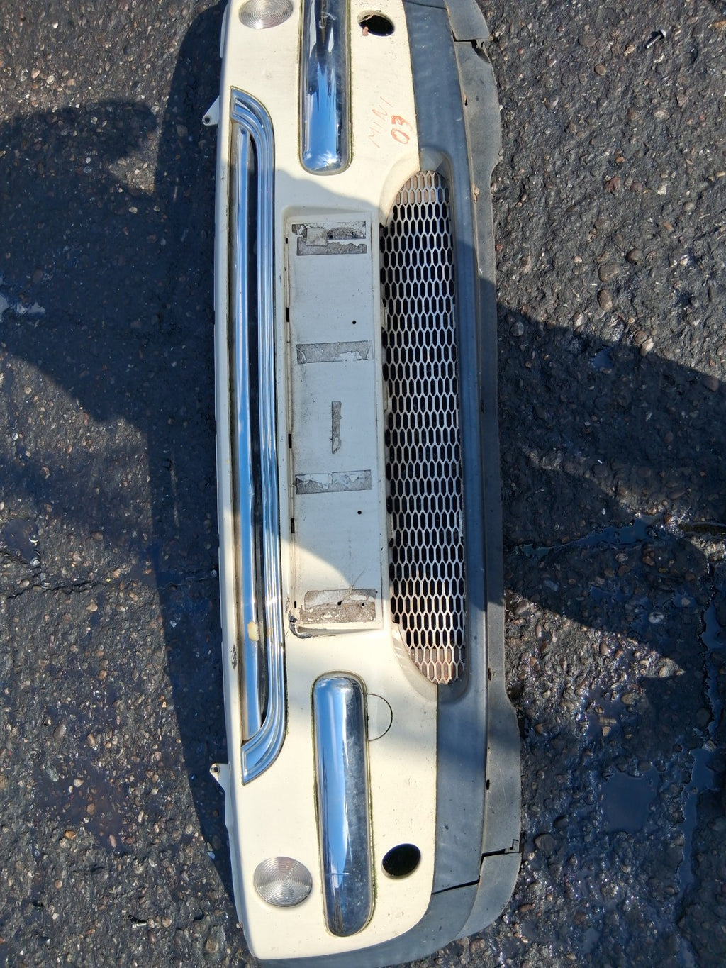 2003 BMW MINI COOPER R50 COMPLETE FRONT BUMPER WITH GRILL FOG LIGHT