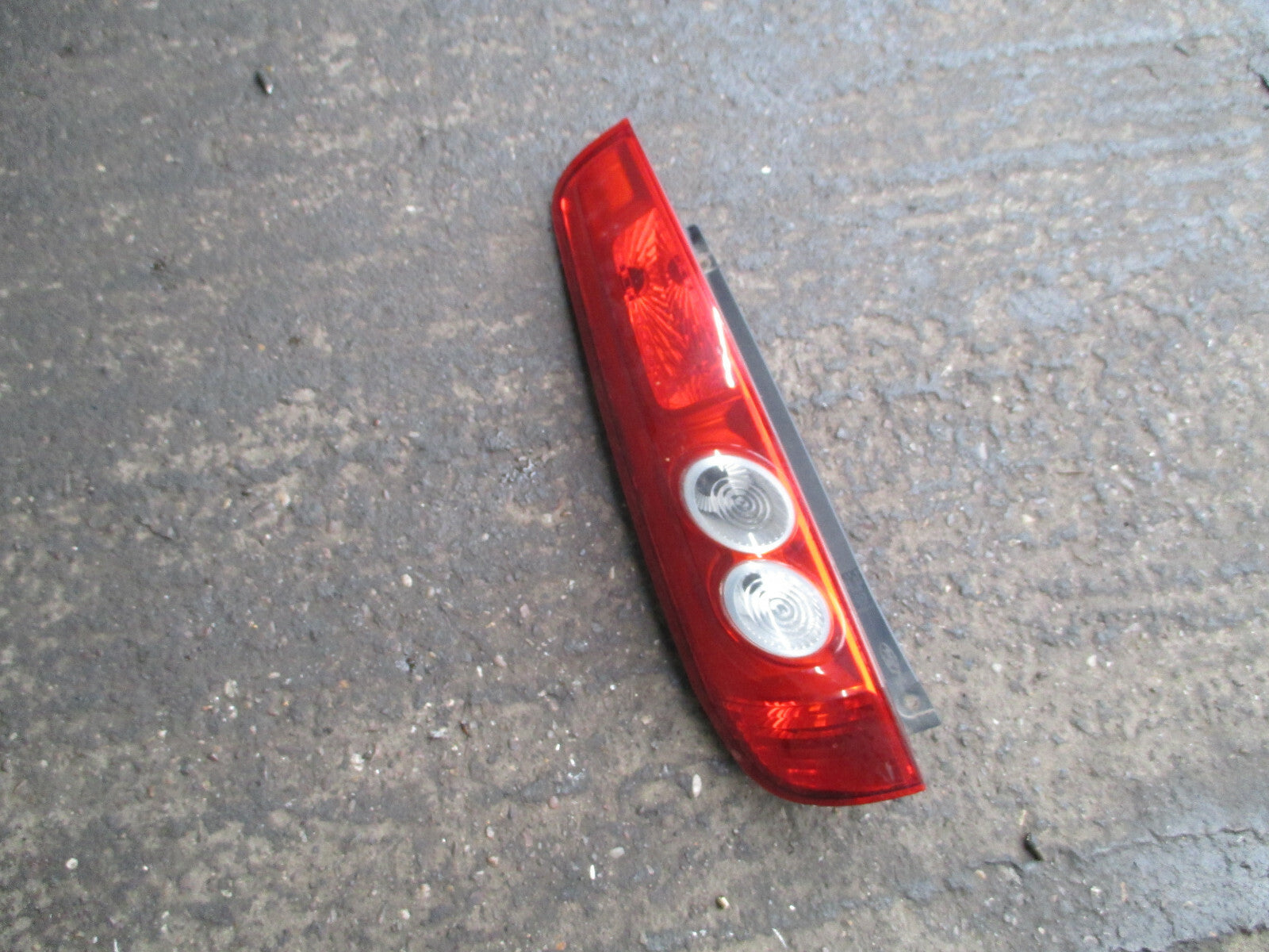 FORD FIESTA MK6 NSR PASSENGER SIDE REAR TAIL LIGHT