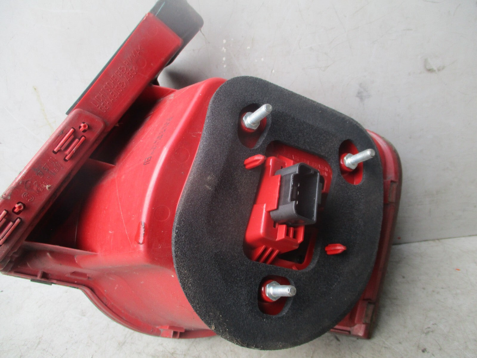 VOLKSWAGEN PASSAT 2006 B6 SALOON NSR PASSENGER SIDE REAR TAIL LIGHT