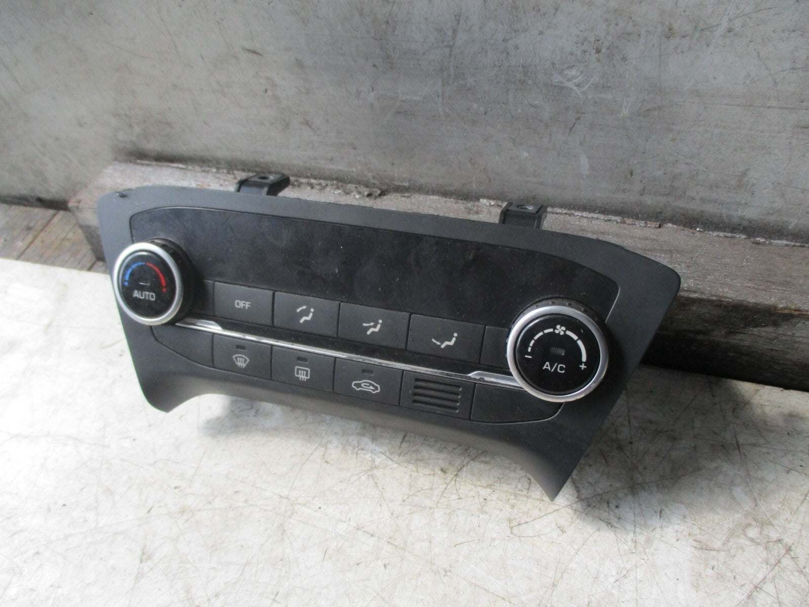 HYUNDAI I20 2016 DIGITAL CLIMATE CONTROL SWITCH PANEL 97250C8220