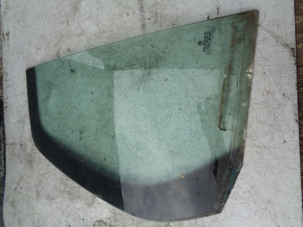 VW VOLKSWAGEN GOLF MK5 DRIVERS REAR QUARTER GLASS E143R001057