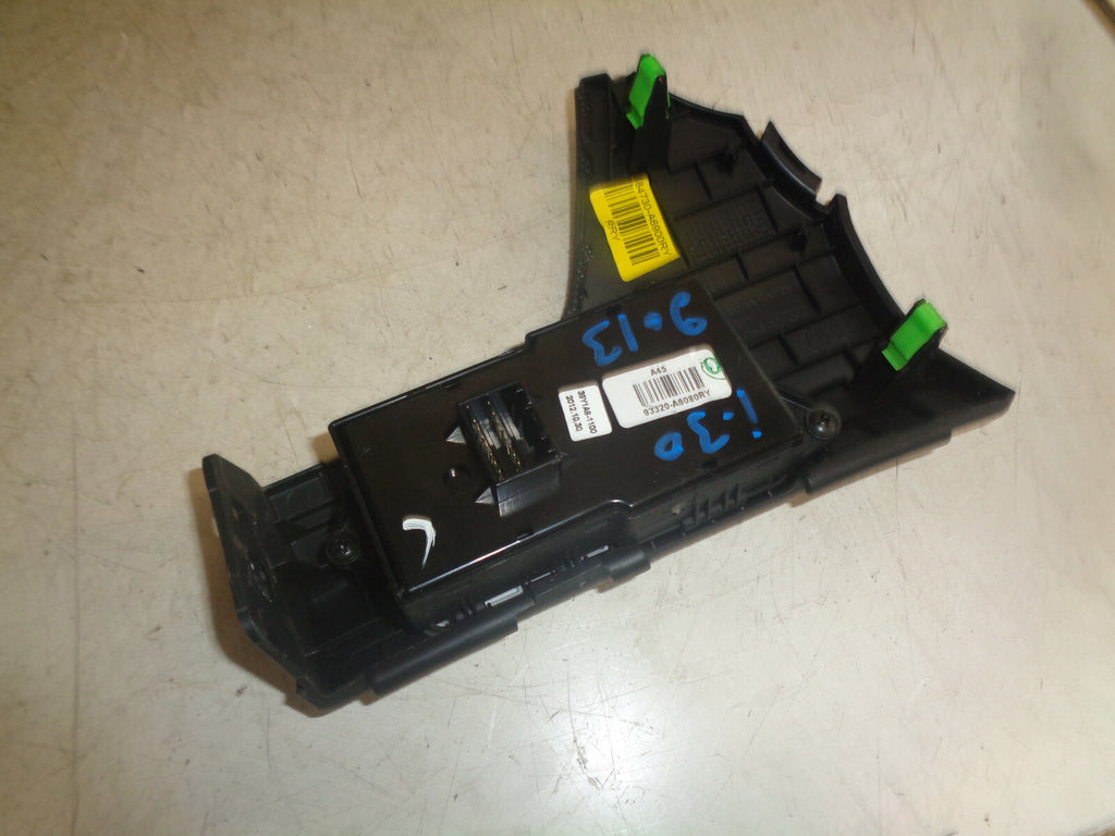HYUNDAI I30 MK2 2013 HEADLIGHT LEVEL CONTROL MODULE 93320A6080